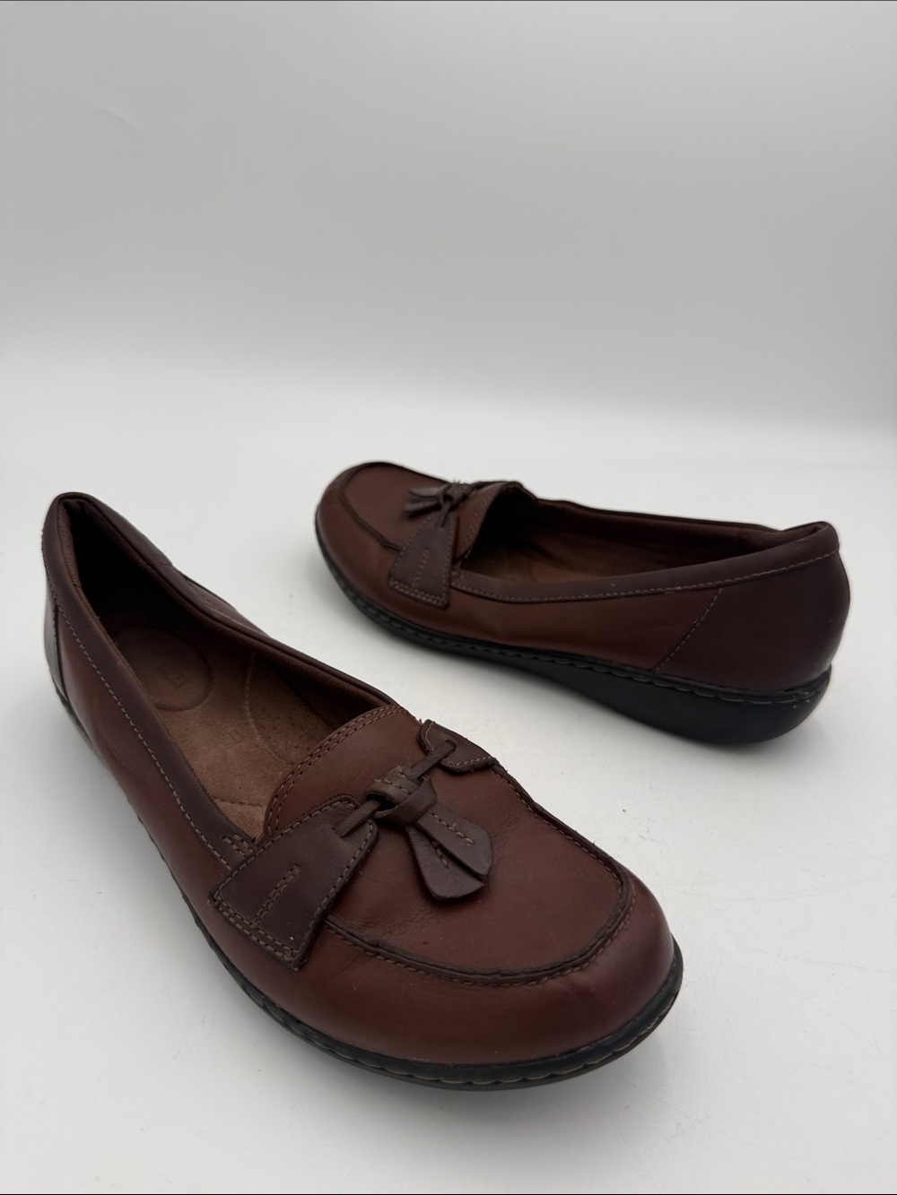 clarks Classic Brown Leather Tassel Loafers - Women's Comfort Flats 10 office